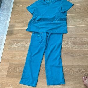 Like new Cherokee Scrub set
